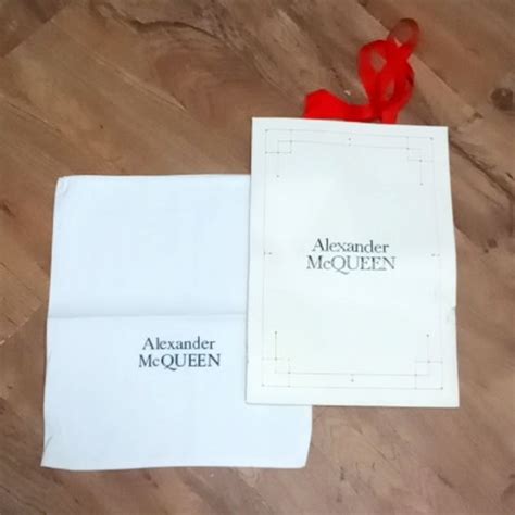 Alexander McQueen Gifts .